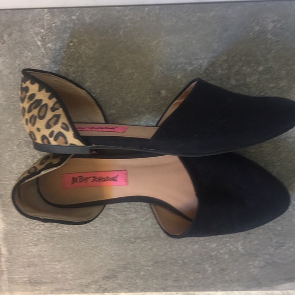 Betsey Johnson Shoes - Betsey Johnson Leopard & Black Flats